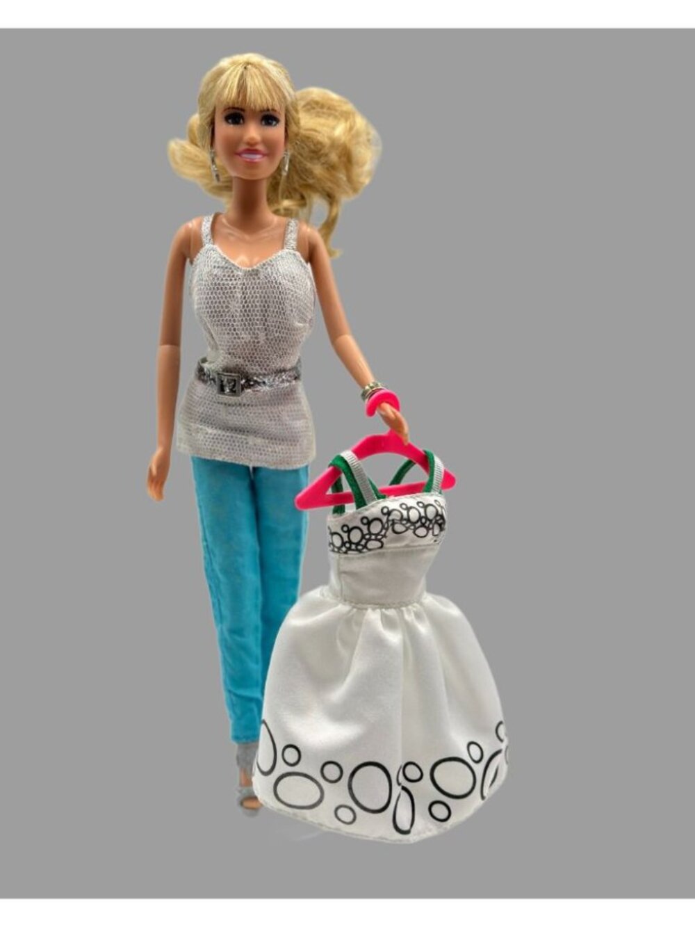 2008 Hannah Montana Fashion Moves Doll JAKKS Disney + Extra Miley Fashion Dress